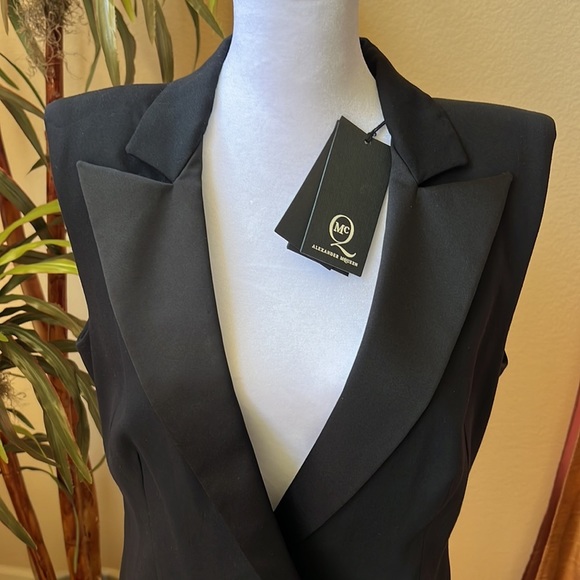 NWT- Alexander McQueen Elegant Black Tuxedo Dress, size 44. Excellent condition - Picture 5 of 10